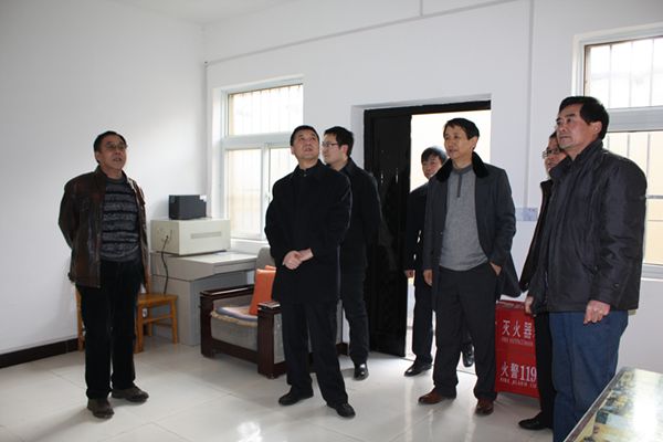 李先鋒總經理一行人慰問五一路供電班組 李先鋒總經理一行人慰問五一路供電班組