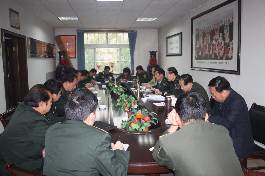 救護大隊學習貫徹公司“三會”精神