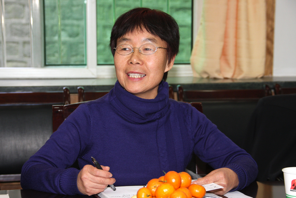 副總工程師王素珍在會上講話